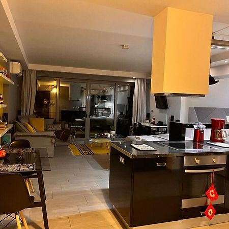 شقة Stylish Boutique Loft With Private Balcony أثينا المظهر الخارجي الصورة