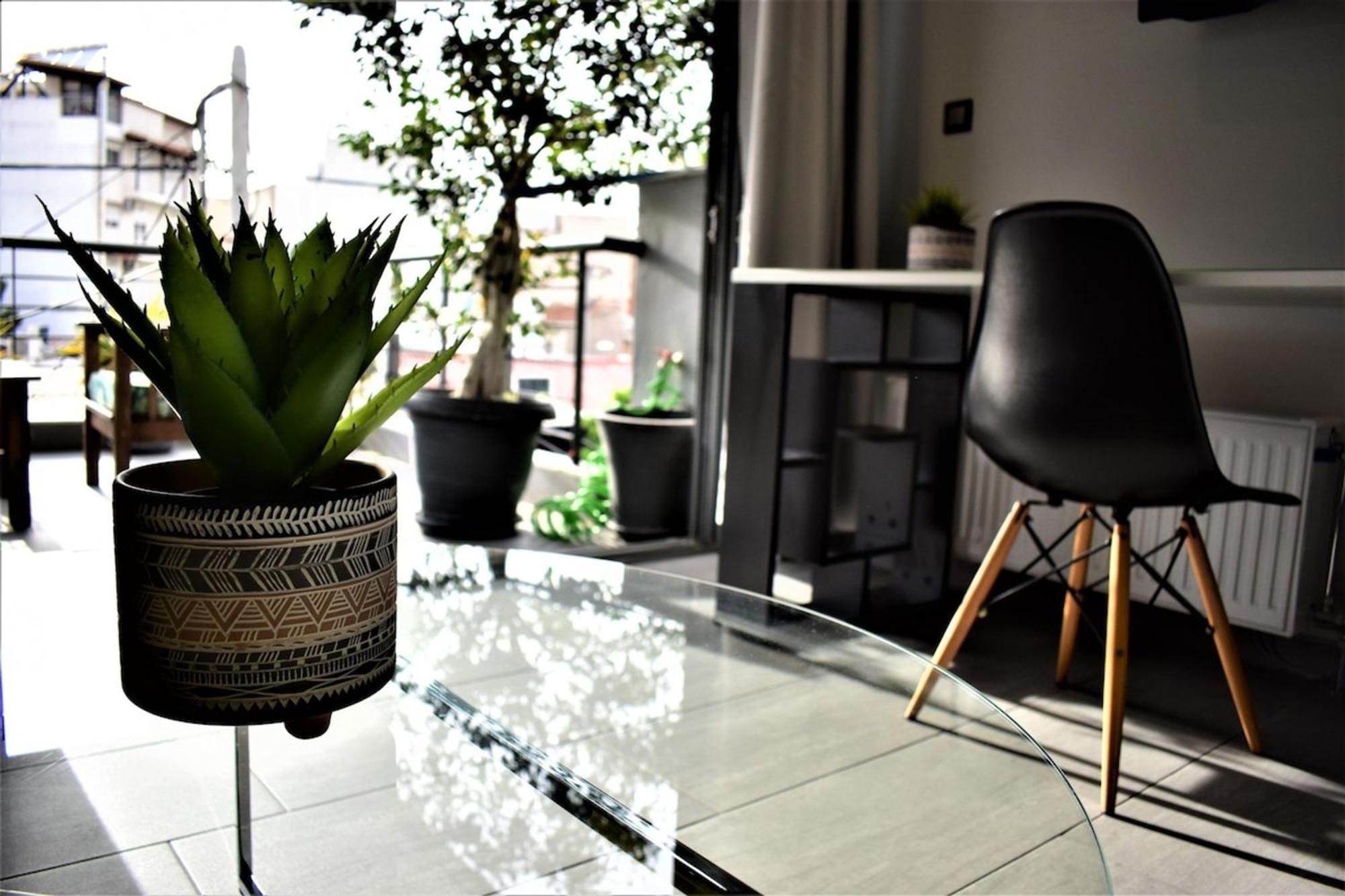 شقة Stylish Boutique Loft With Private Balcony أثينا المظهر الخارجي الصورة